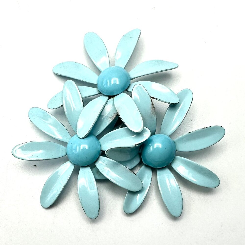 Baby Blue Cluster— Authentic 1960s Flower Power Enamel Brooch  2 1/2"  — GUC